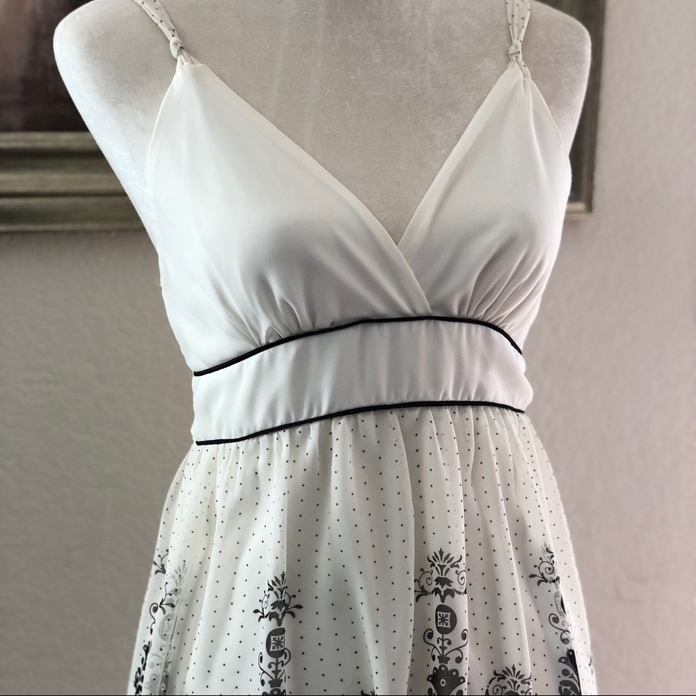 Tops - Picture 2 of 4